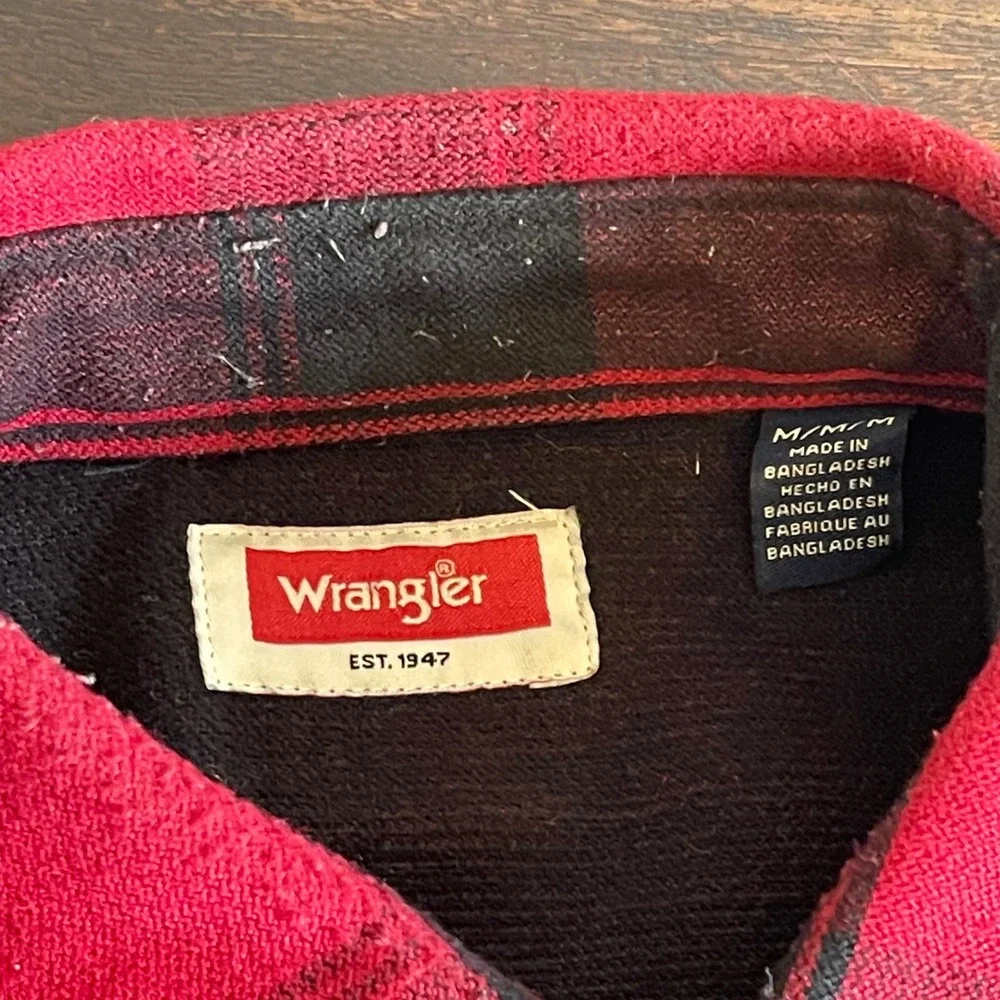 Wrangler Mens Red Black Buffalo Plaid Fleece Shirt Jacket Shacket HLP1ACR Size M